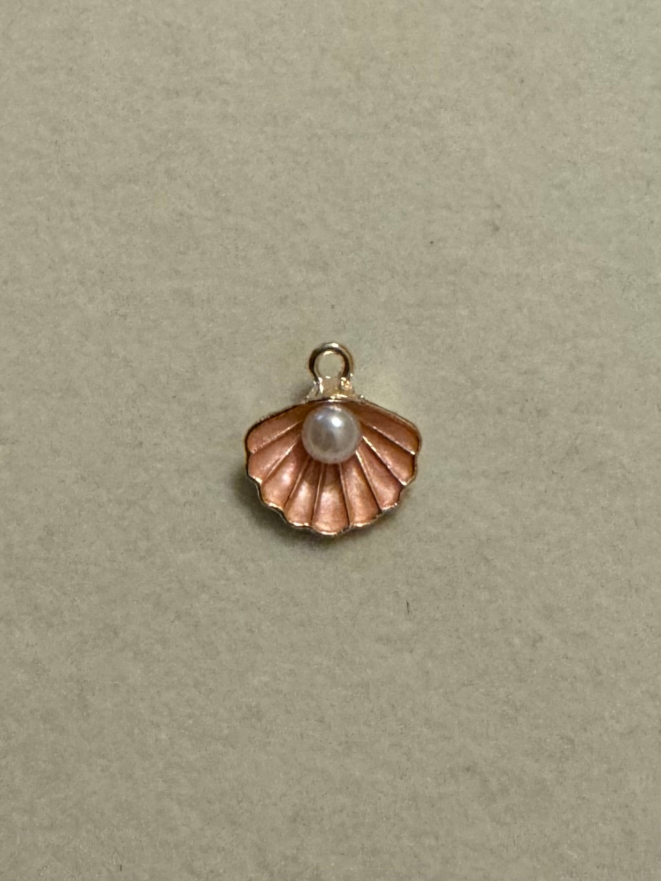 Pink Clam Shell With Pearl